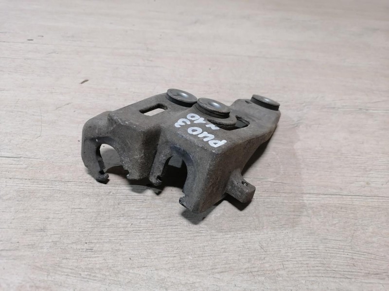 Rio 3 №10 фиксатор кронштейн тросов кулисы