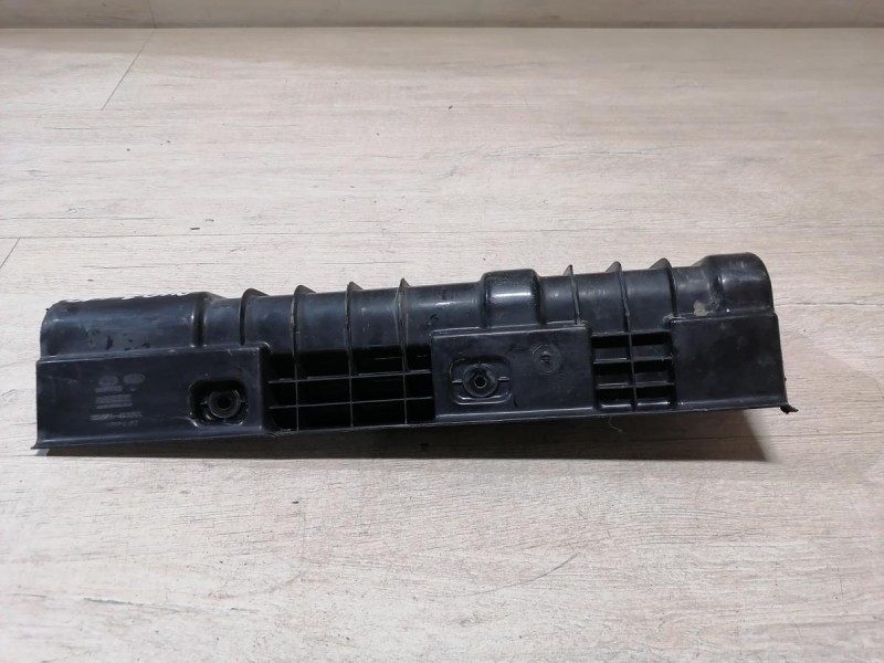 Rio 3 №10 дефлектор радиатора левый