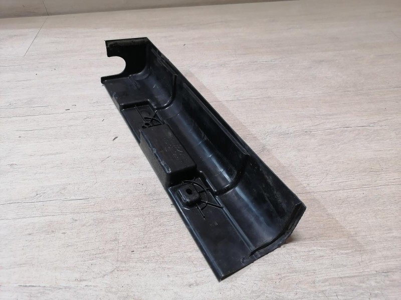 Rio 3 №10 дефлектор радиатора левый