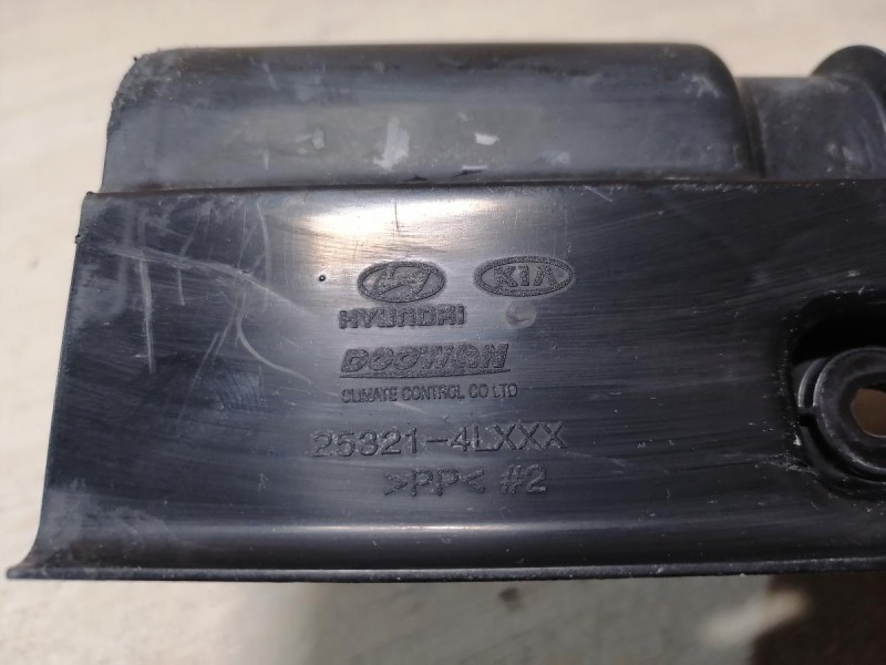 Rio 3 №10 дефлектор радиатора левый