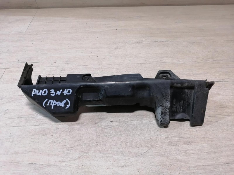 Rio 3 №10 дефлектор радиатора правый