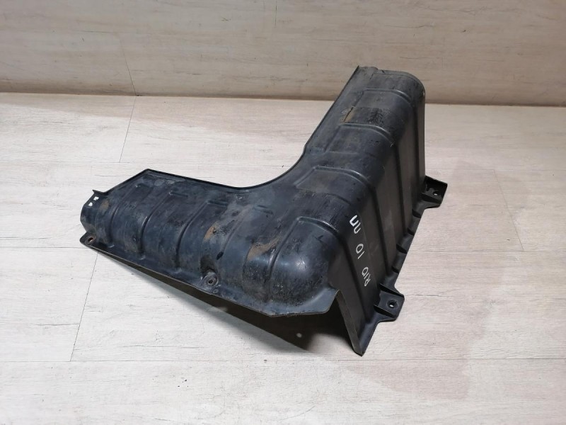 Rio 3 №10 пыльник двигателя правый