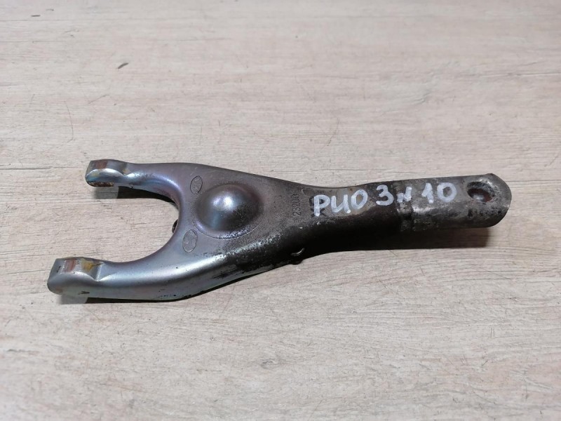 Rio 3 №10 вилка сцепления