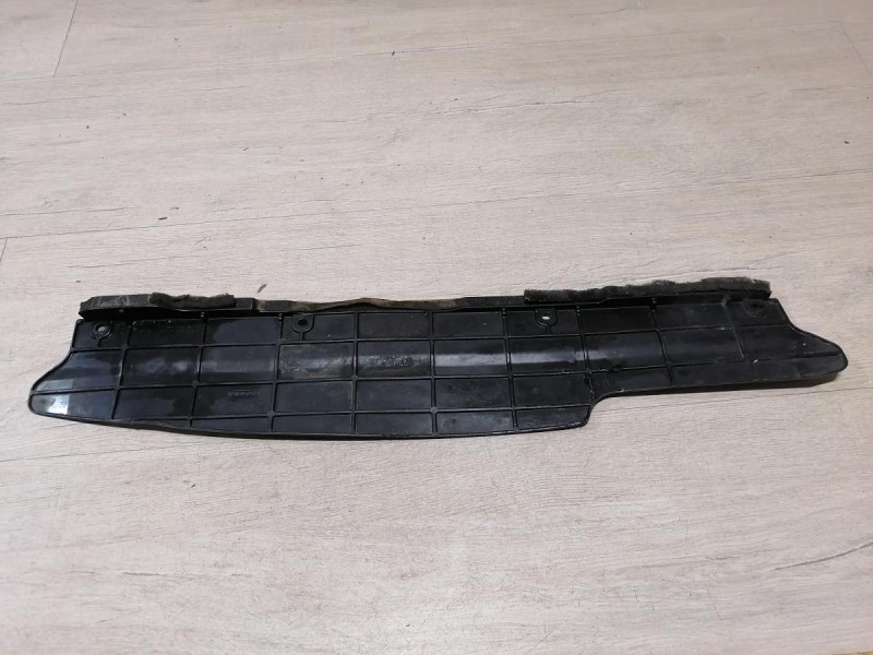 Rio 3 №10 дефлектор радиатора верхний