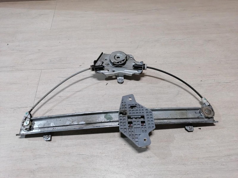 Rio 3 №10 стеклоподъемник передний левый