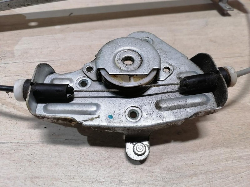 Rio 3 №10 стеклоподъемник задний левый эл