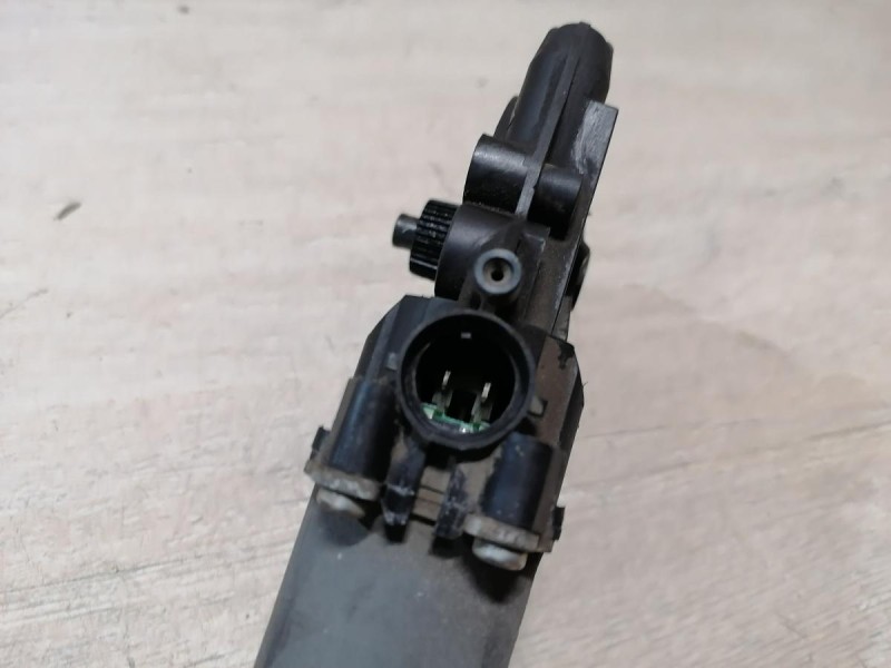 Rio 3 №10 моторчик стеклоподъемника правый