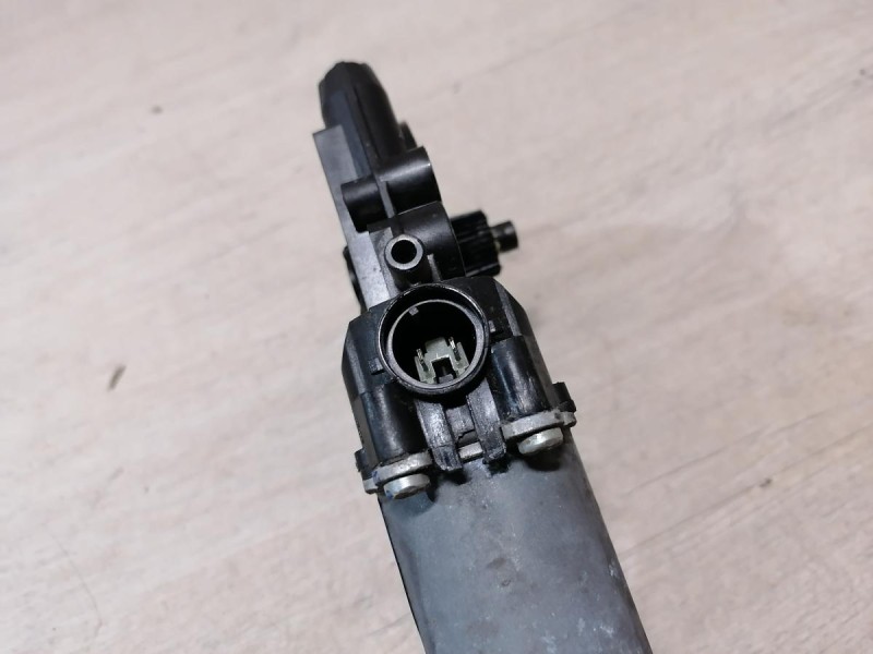 Rio 3 №10 моторчик стеклоподъемника задний левый