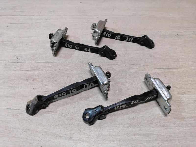 Rio 3 №10 ограничитель двери задний