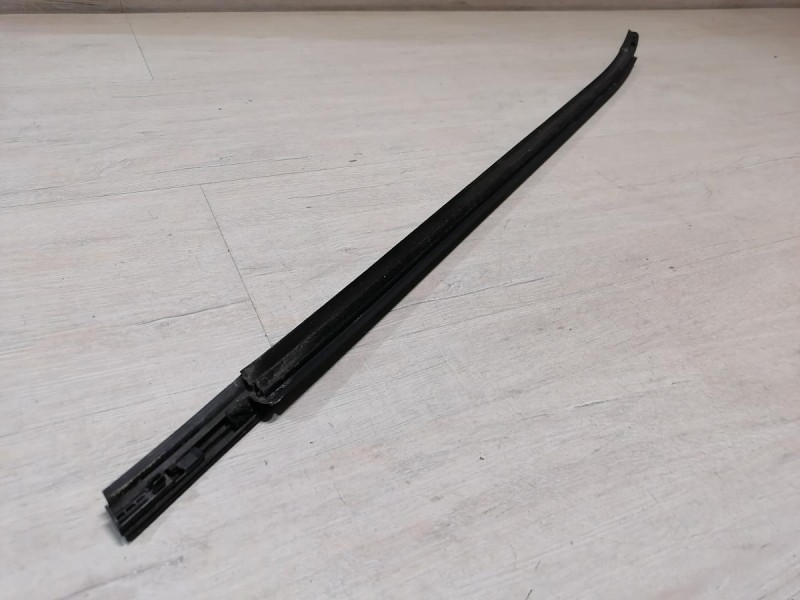 Rio 3 №10 бархотка наружная задняя правая