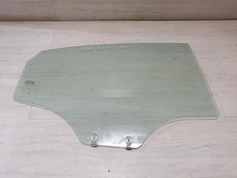 Rio 3 №10 стекло заднее правое