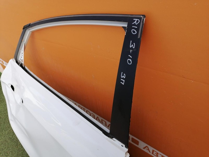 Rio 3 №10 дверь задняя правая деф