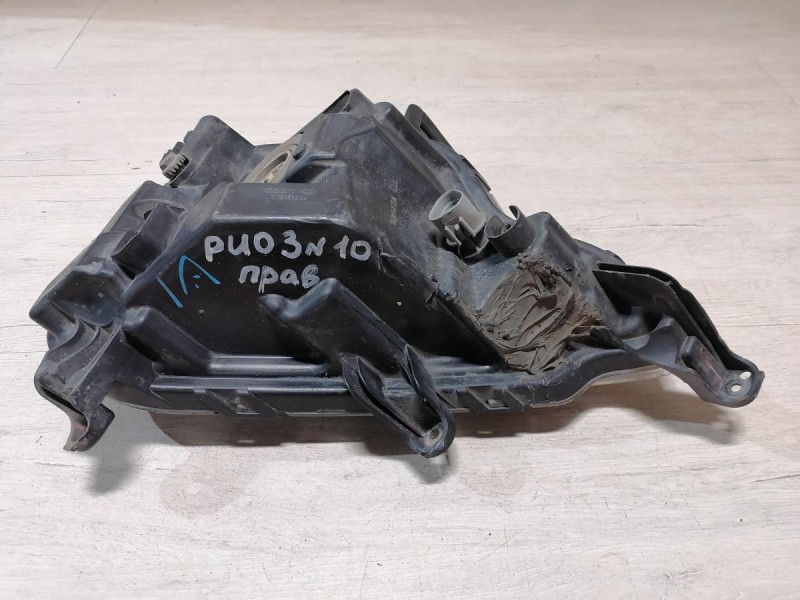 Rio 3 №10 противотуманка правая с ДХО деф