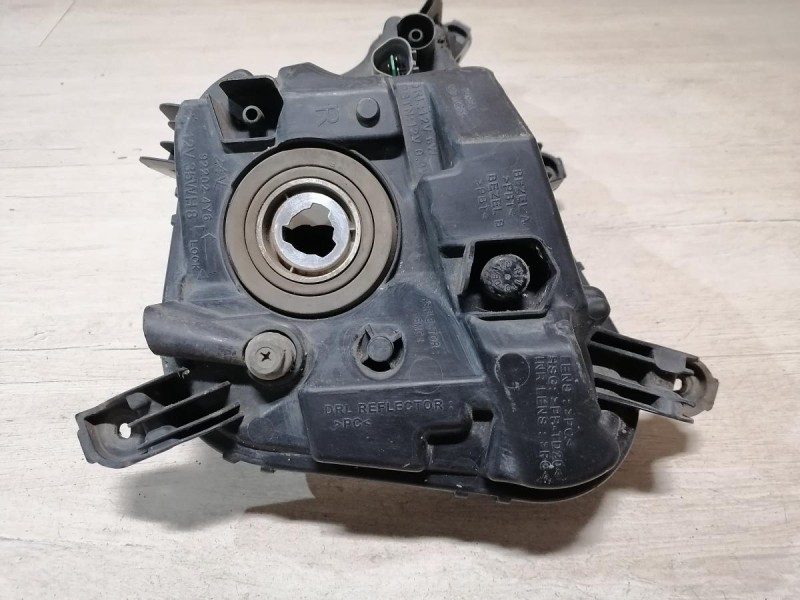 Rio 3 №10 противотуманка правая с ДХО деф