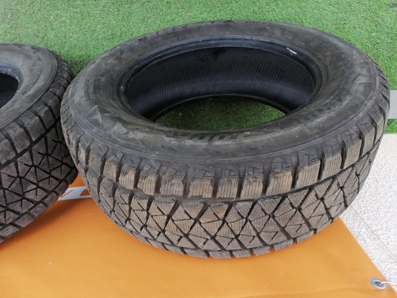 Prado 150 №2 шина 265/60 R18 бриджстоун зима липучка деф