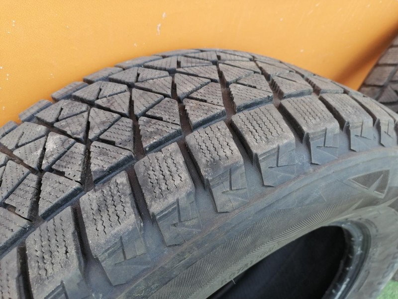 Prado 150 №2 шина 265/60 R18 бриджстоун зима липучка деф