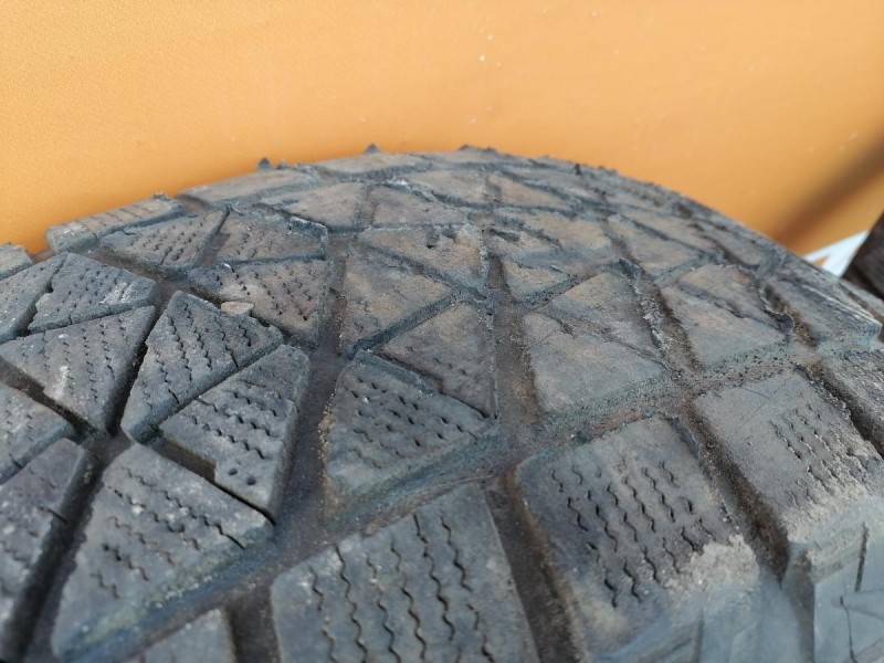 Prado 150 №2 шина 265/60 R18 бриджстоун зима липучка деф