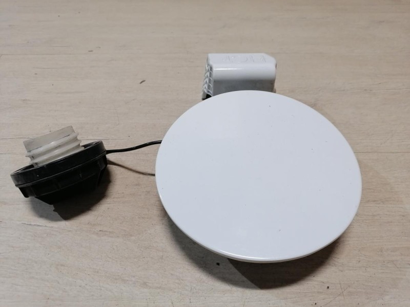 Solaris №5 лючок бензобака