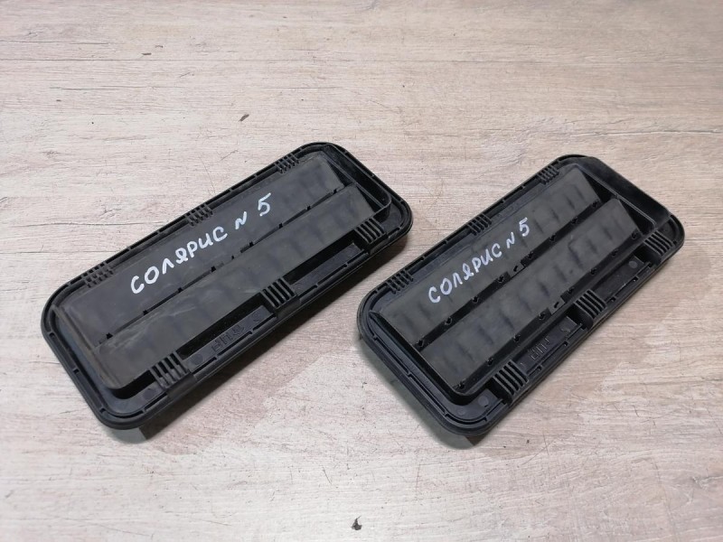 Solaris №5 решетка вентиляции багажника