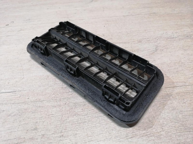 Solaris №5 решетка вентиляции багажника