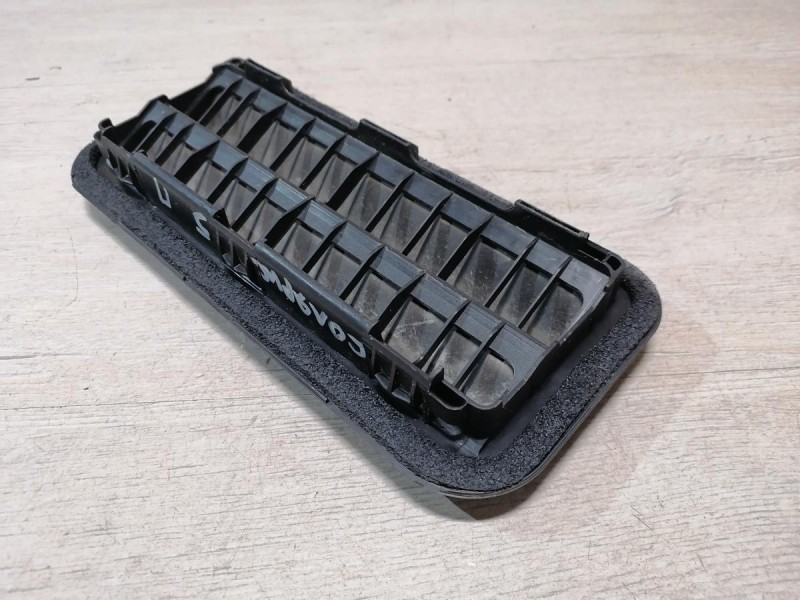 Solaris №5 решетка вентиляции багажника