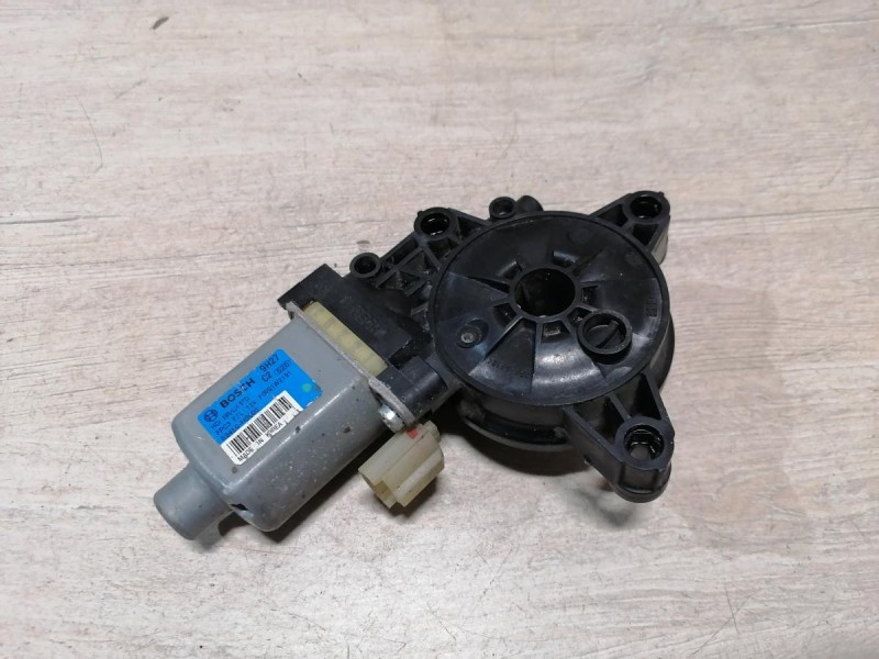 Solaris №5 моторчик стеклоподъемника задний левый