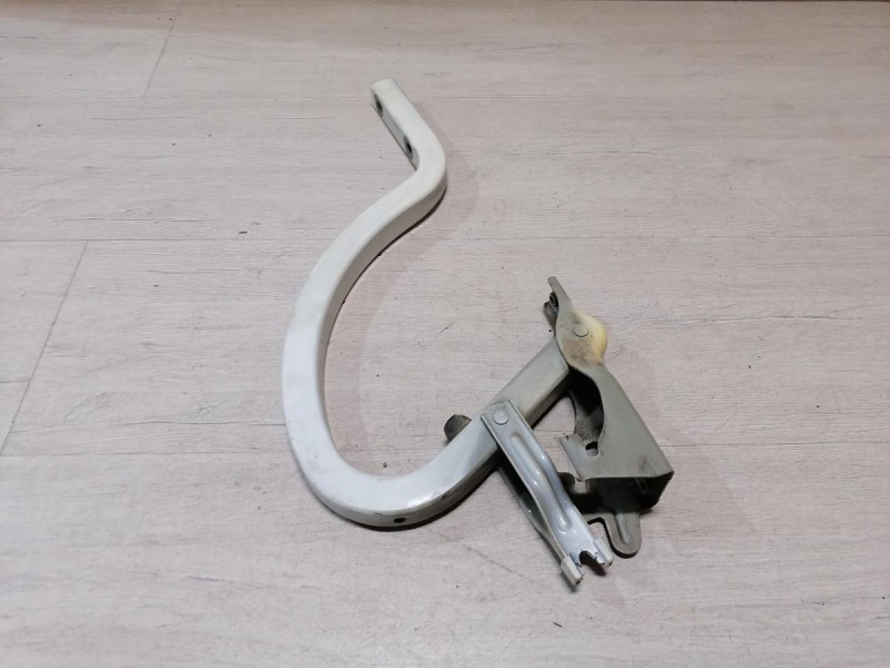 Solaris №5 петля багажника правая