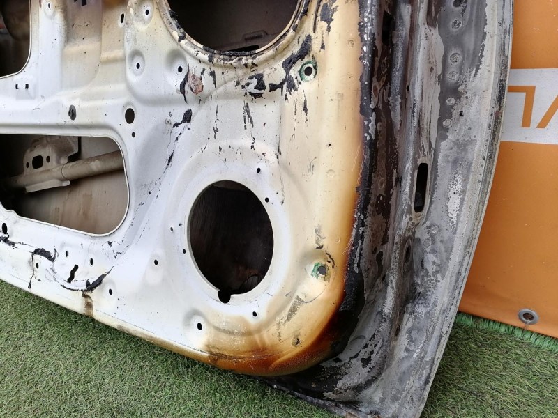 Solaris №5 дверь передняя левая деф