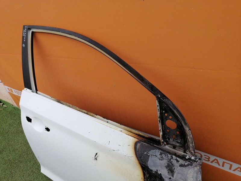 Solaris №5 дверь передняя правая деф