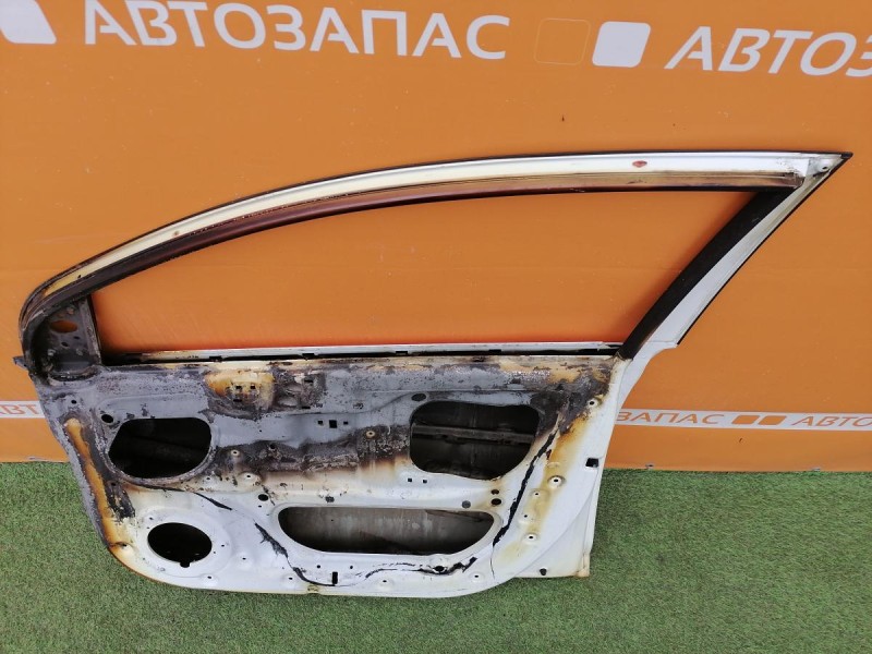 Solaris №5 дверь передняя правая деф