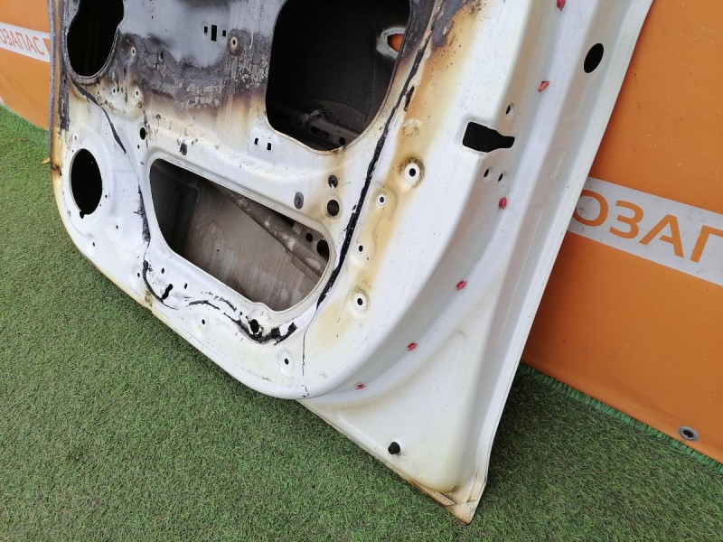 Solaris №5 дверь передняя правая деф