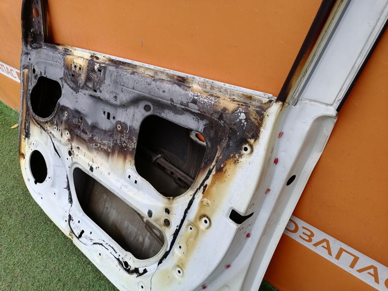 Solaris №5 дверь передняя правая деф