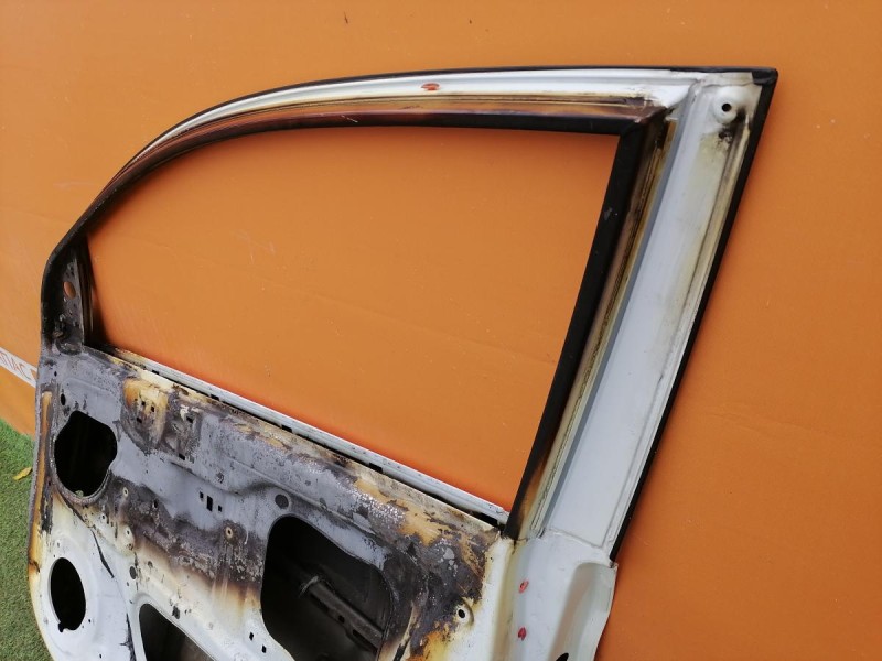 Solaris №5 дверь передняя правая деф