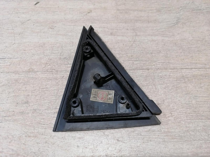 Solaris №5 накладка двери наружная задняя правая уголок