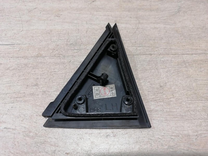 Solaris №5 накладка двери наружная задняя левая уголок