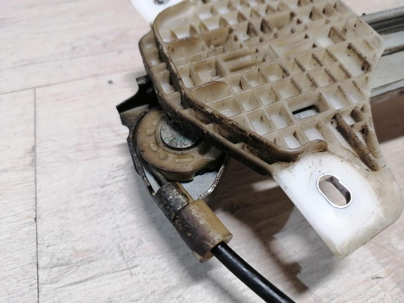 Solaris №5 стеклоподъемник задний левый эл