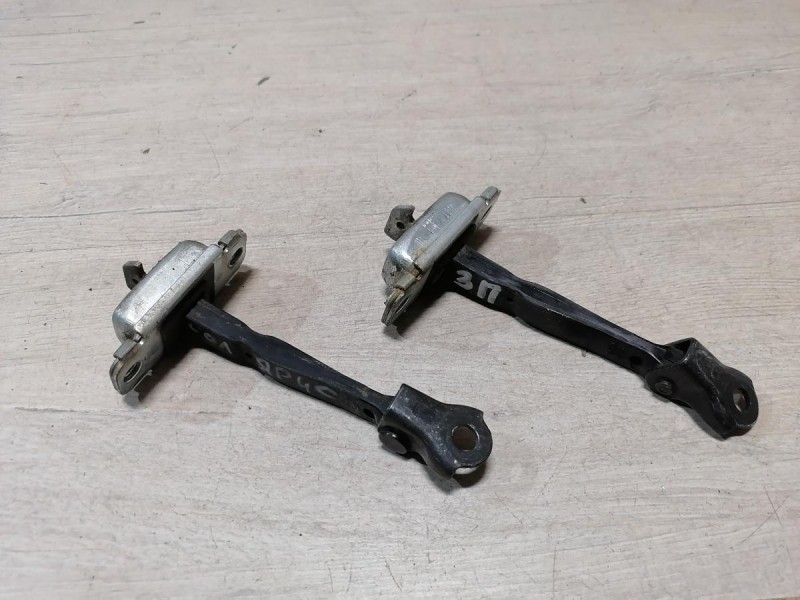 Solaris №5 ограничитель двери задний