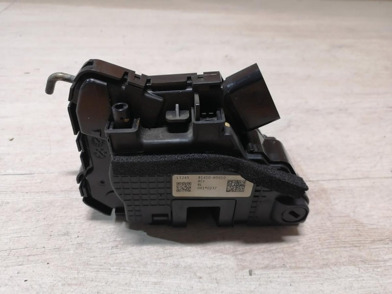 Solaris №5 замок двери задний левый