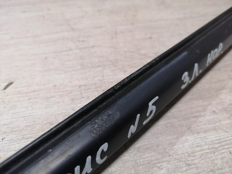 Solaris №5 бархотка наружная задняя левая деф