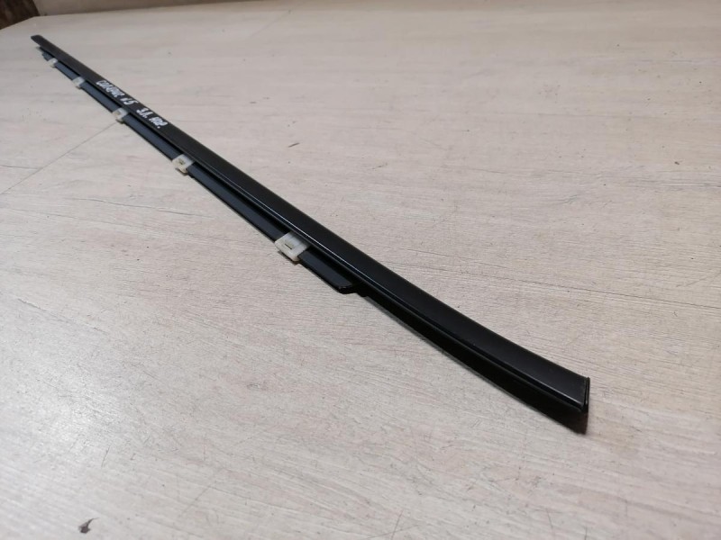 Solaris №5 бархотка наружная задняя левая деф