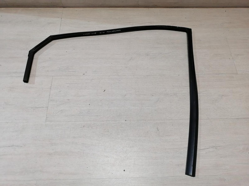 Solaris №5 бархотка верхняя задняя левая