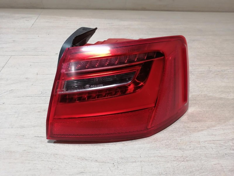 Audi A6 C7 фонарь правый в крыло