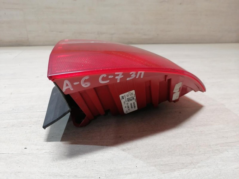 Audi A6 C7 фонарь правый в крыло