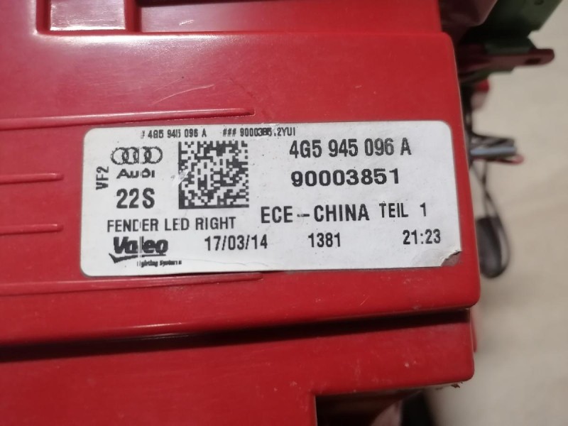 Audi A6 C7 фонарь правый в крыло