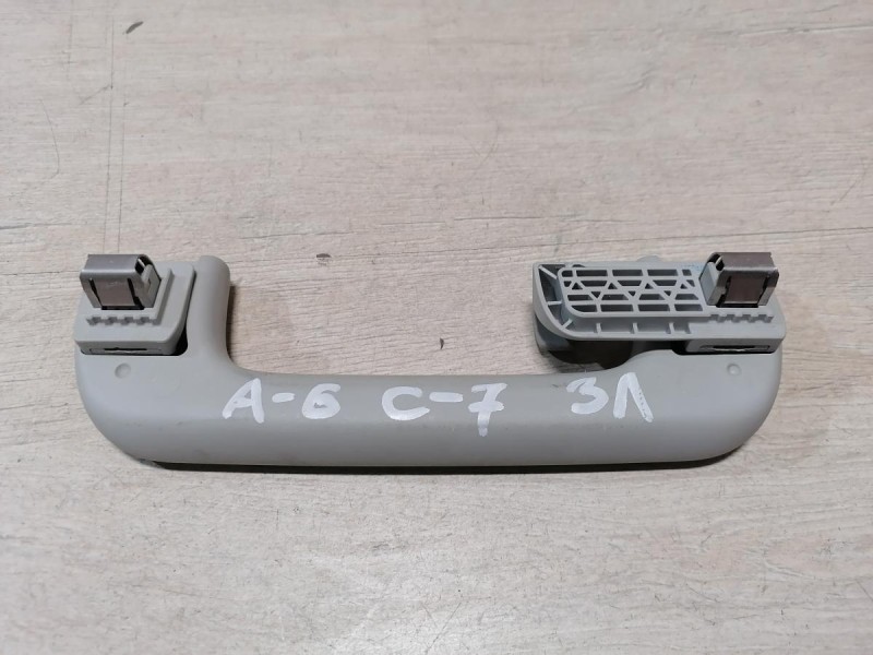 Audi A6 C7 ручка потолка задняя