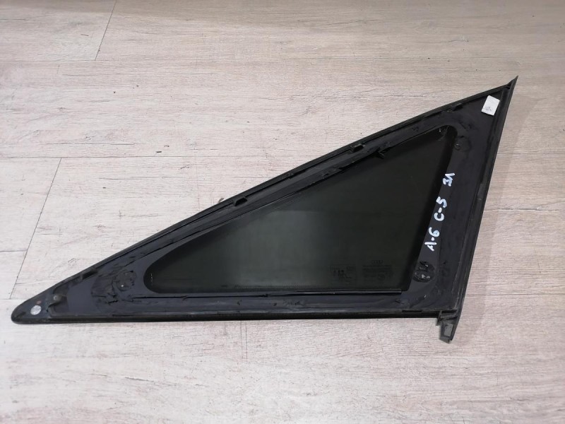 Audi A6 C7 форточка левая 14