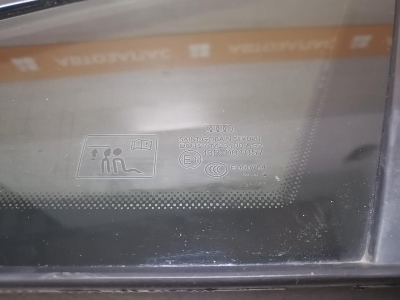 Audi A6 C7 форточка правая 14