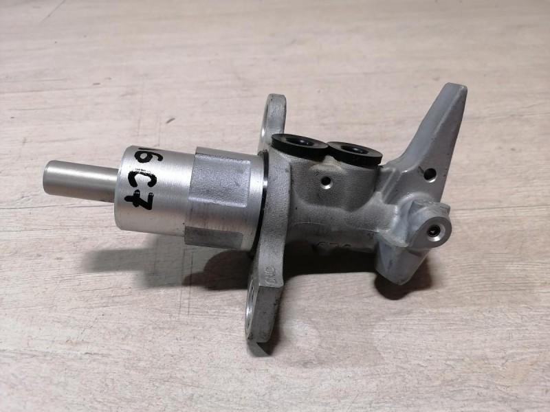 Audi A6 C7 цилиндр тормозной главный