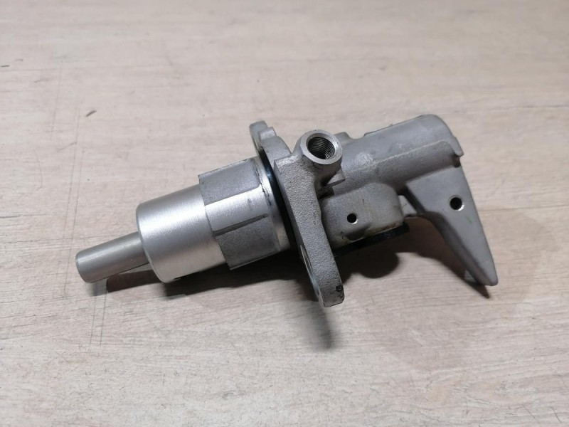 Audi A6 C7 цилиндр тормозной главный