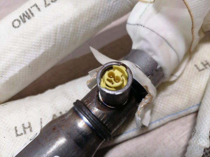 Audi A6 C7 шторка безопасности левая